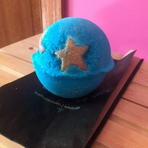 Bath bomb